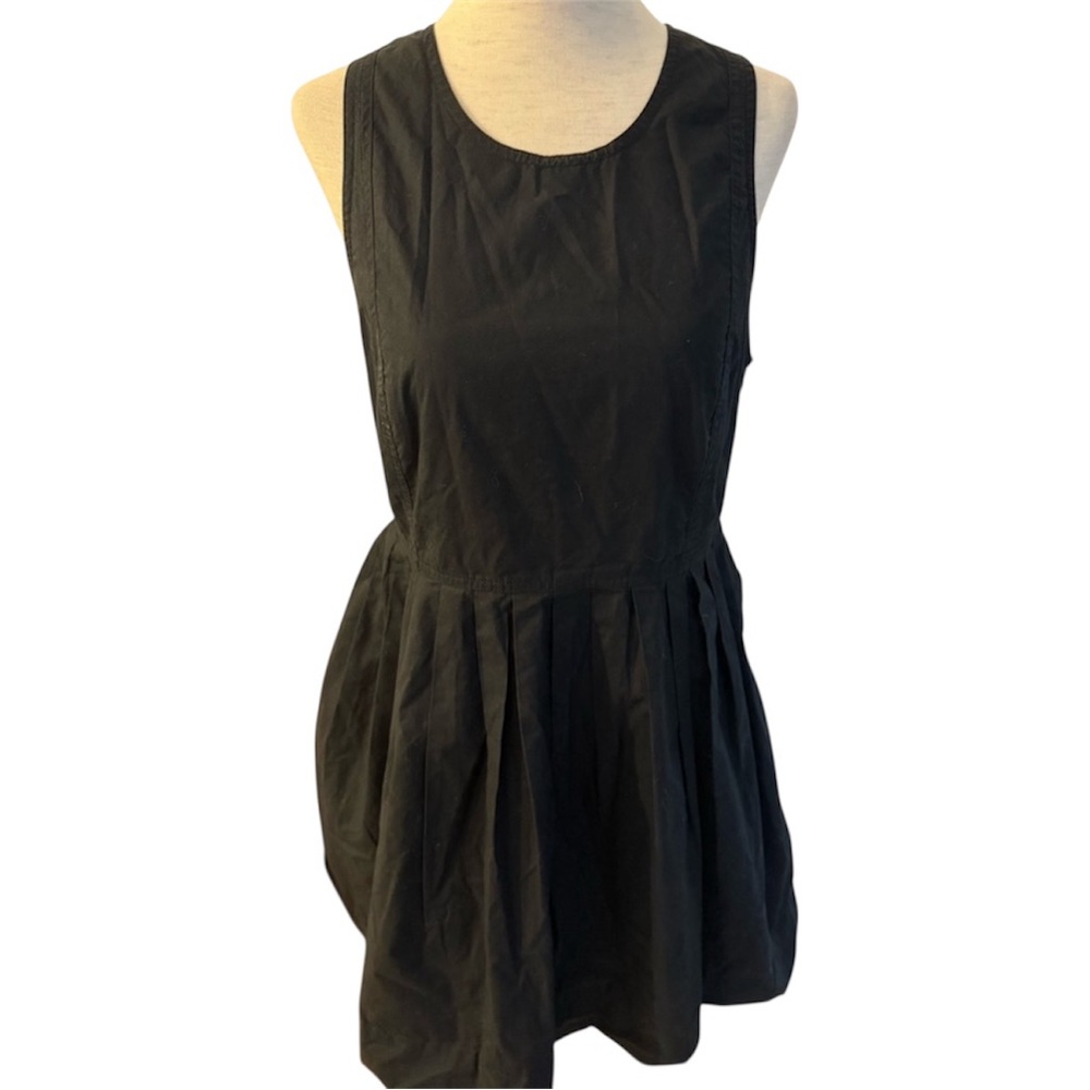 Gap Black Sleeveless fit & flare Dress